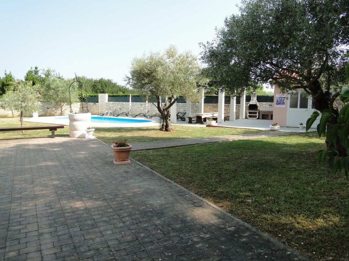 Apartments Villa Maran Umag Exterior photo
