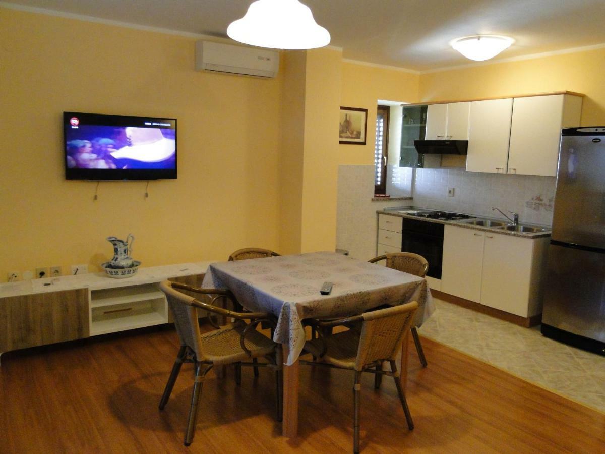 Apartments Villa Maran Umag Exterior photo